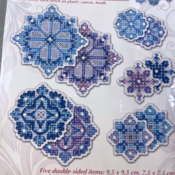 NIP Riolis Cross Stitch Kit Snowflakes 1889AC Plastic Canvas Wool Acrylic Beads - Picture 2 of 5